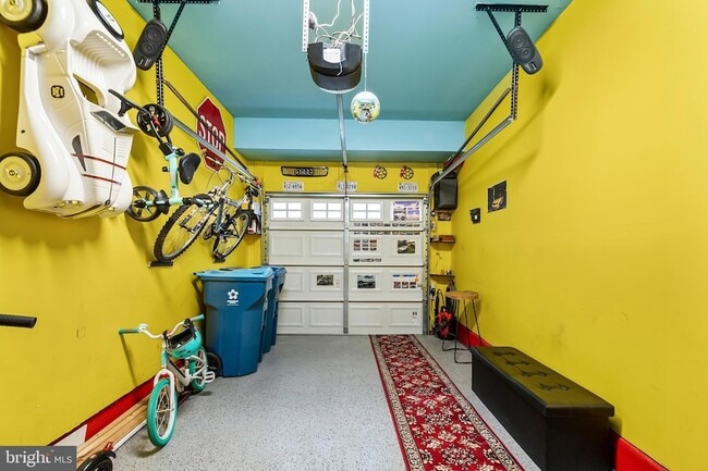 Building Photo - 43151 Wealdstone Terrace