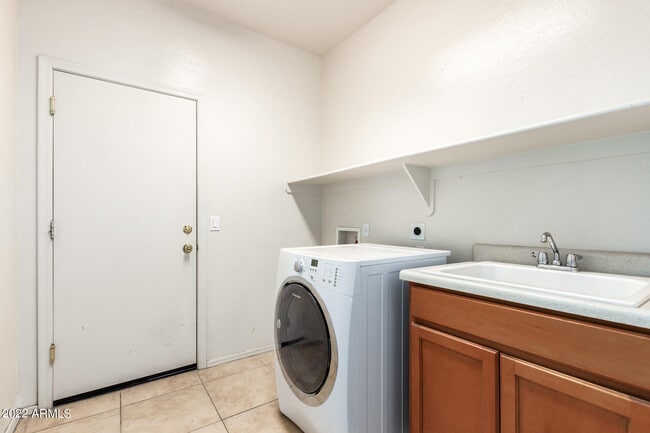 Building Photo - 16071 W Gelding Dr