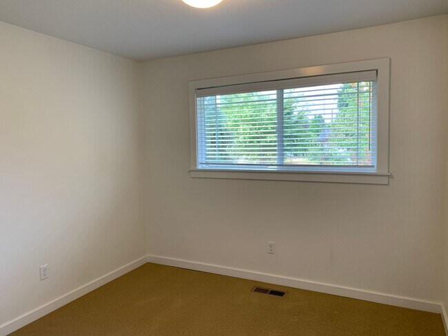 Building Photo - Honey stop the car one-Level ranch in the ...
