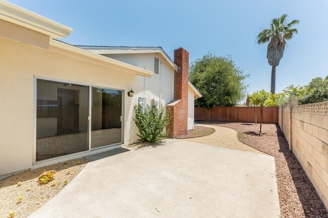 Building Photo - Charming 4-bedroom Single Story Newbury Park Home