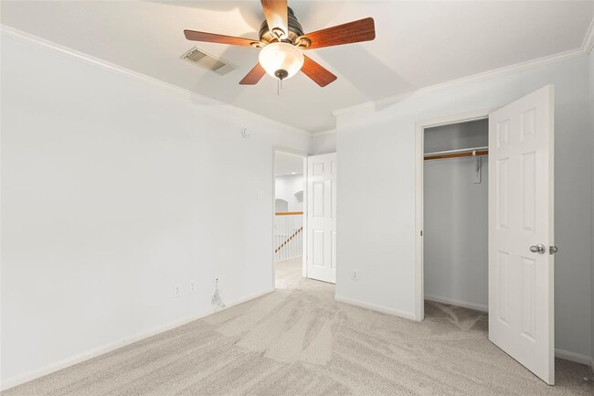Building Photo - 2111 Blue Water Bay Dr