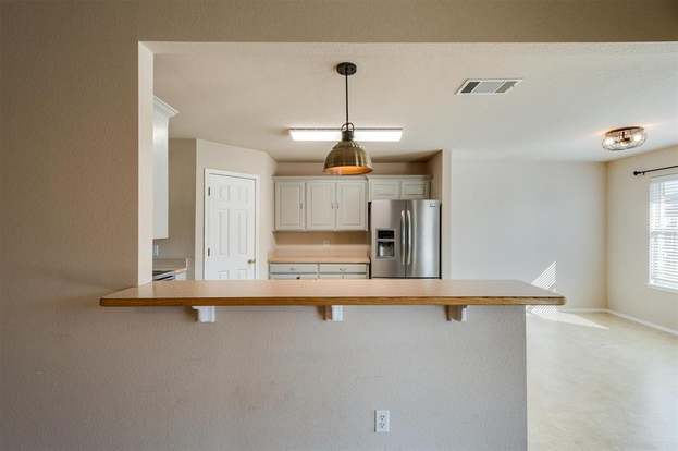 Building Photo - 706 Lakeview Dr