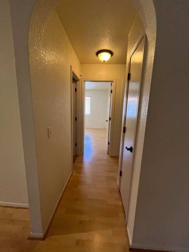 Building Photo - Cute and clean 4 bedroom home available now