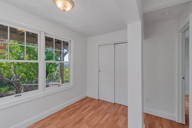 Building Photo - Charming Four Bedroom Home in Potrero Hill...