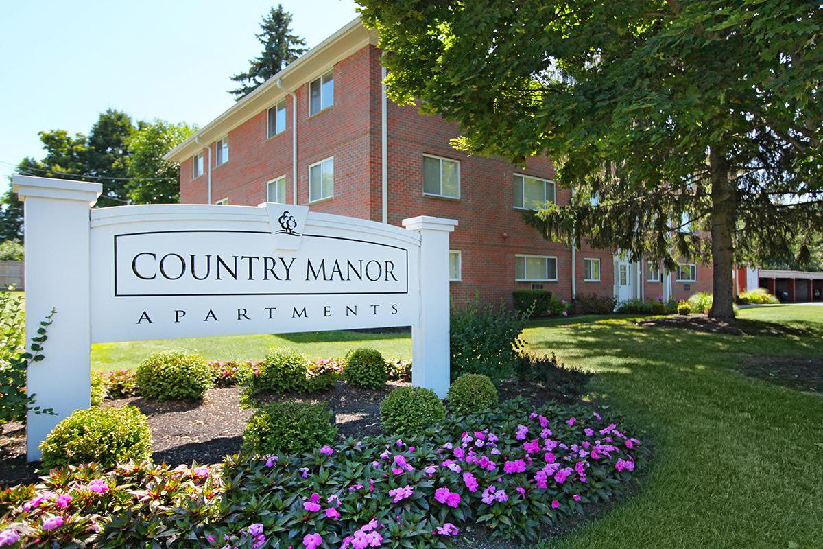 Country Manor Apartments Webster