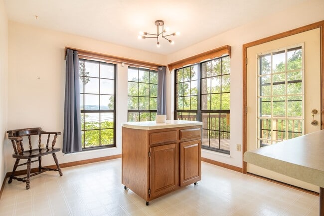 Building Photo - 7750 Melanie Cir
