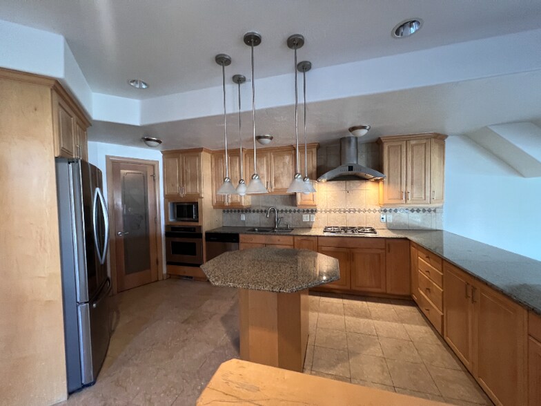 Building Photo - 14648 S Pristine Vw Cv