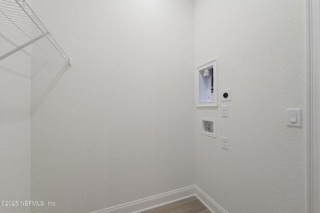 Building Photo - 50 Sewall Ln