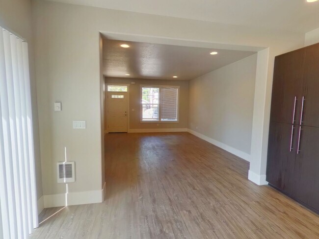 Building Photo - 325 NW 21st St