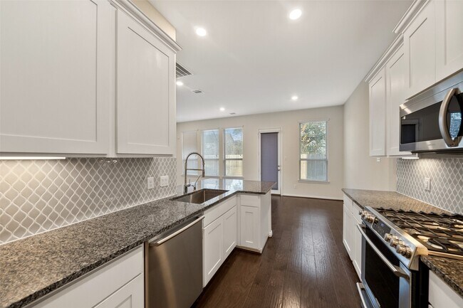Building Photo - 708 Ivory Manor Dr