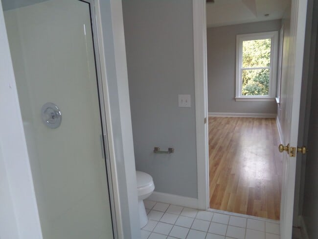 Building Photo - Awesome House for Rent in Advance