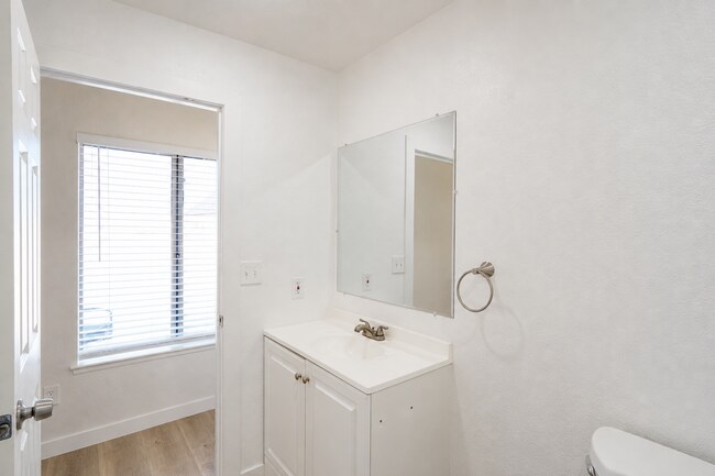 Building Photo - 12549 Lasselle St