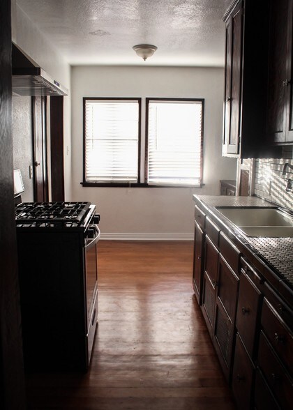 Building Photo - 4256 2nd Ave