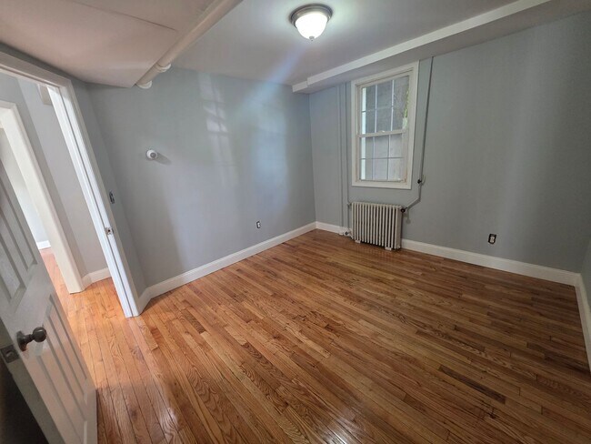 Building Photo - 3288 Franklin Ave