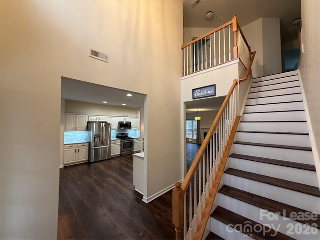 Building Photo - 15622 Troubadour Ln