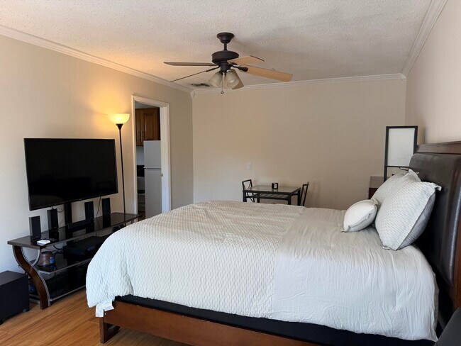 Building Photo - 536 NW 45th St