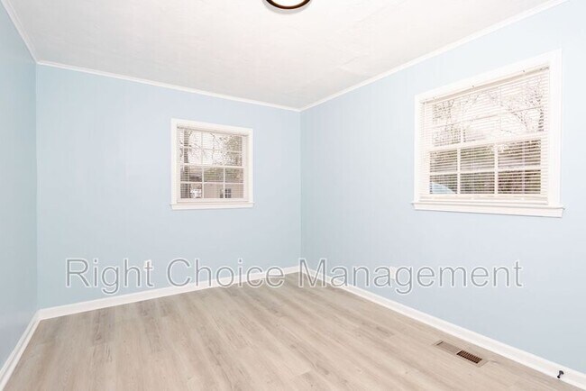 Building Photo - 519 Parkchester Dr