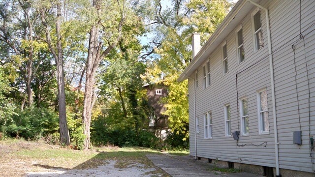 Building Photo - 330 Lilienthal St