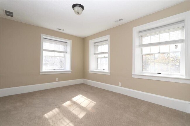 Building Photo - 4355 Old Bethlehem Pike