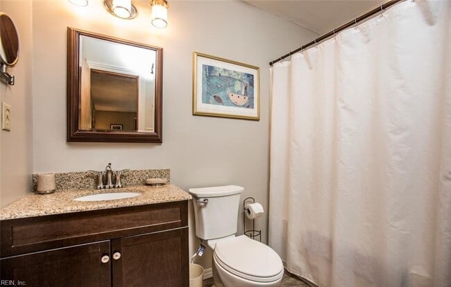 Building Photo - 124 Inland View Dr