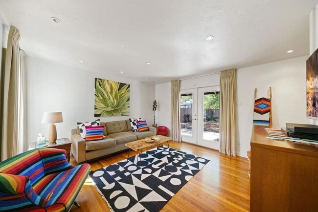 Building Photo - 409 W Water St