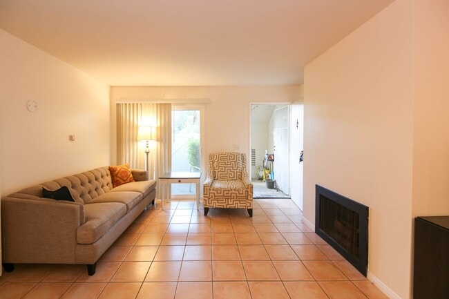 Building Photo - 6915 Quail Pl