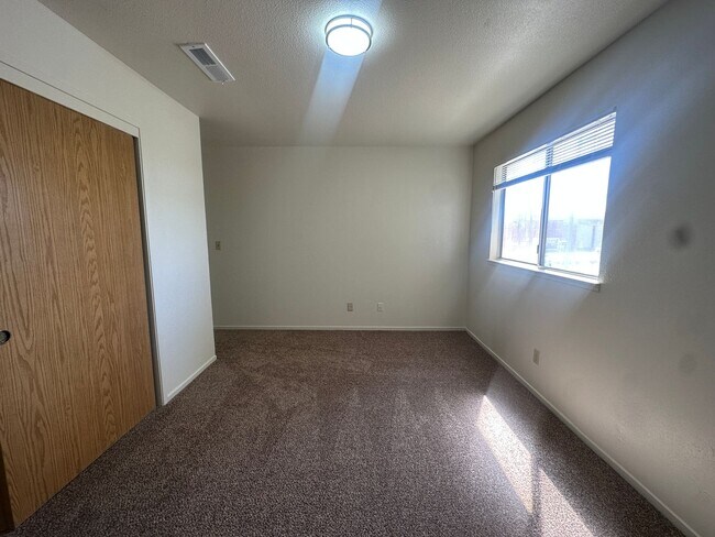 Building Photo - Gated community - Water, Garbage & Sewer I...