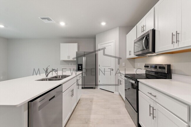 Building Photo - Deposit-Free! Modern, energy efficient hom...