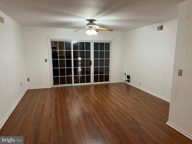 Building Photo - 27 Victory Ct