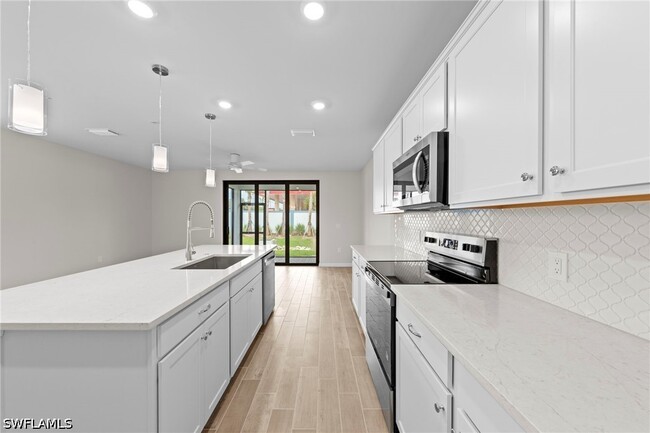 Building Photo - 27906 Radiant Ct