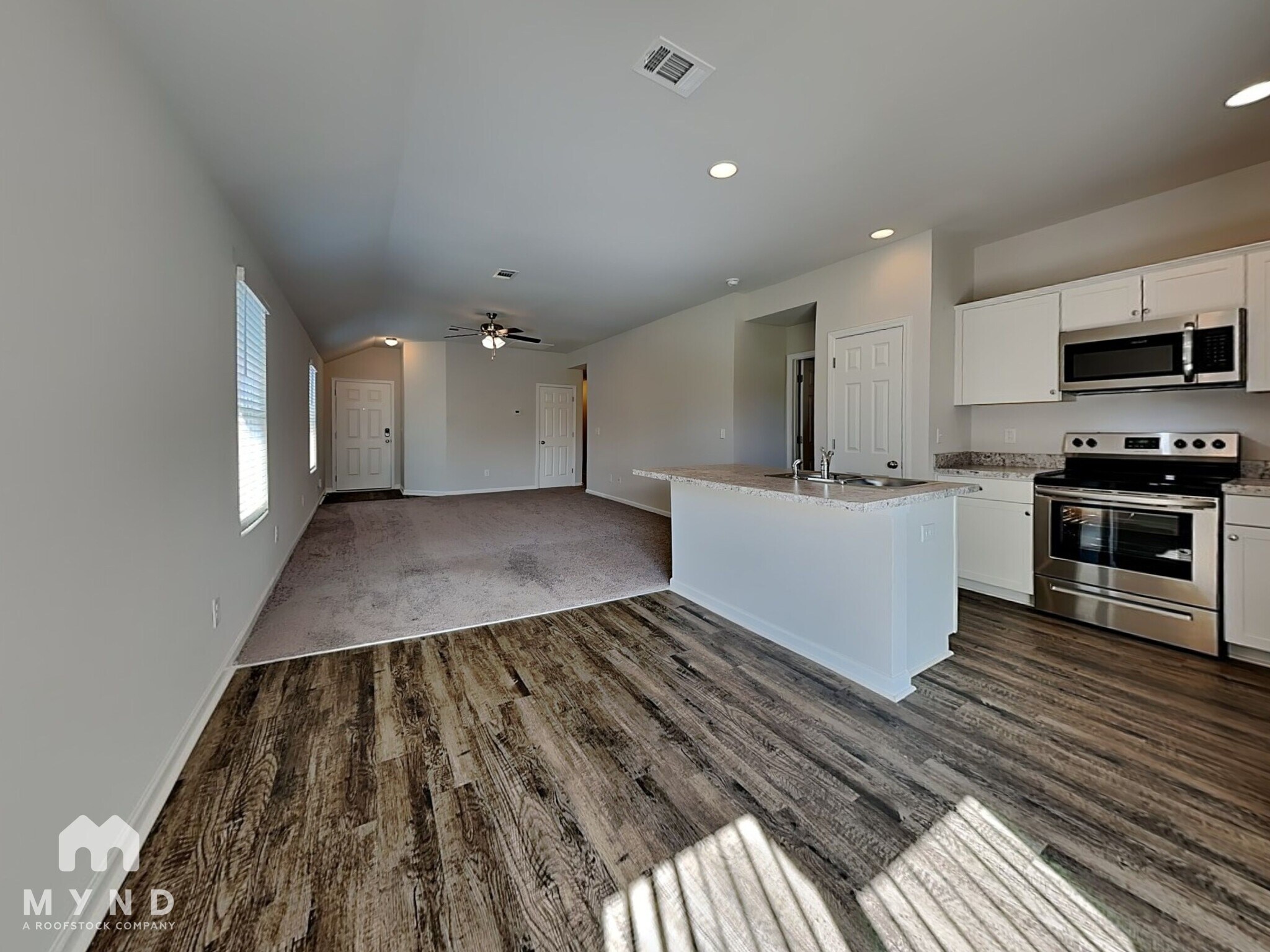 Building Photo - 12384 Waterbury Dr