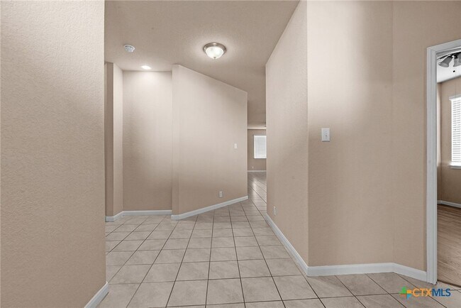 Building Photo - 481 Centinela St