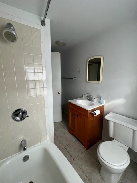 Main fl full bath1 - 134 S Broadway