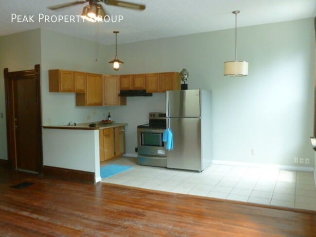 Building Photo - 2667 Bellevue Ave