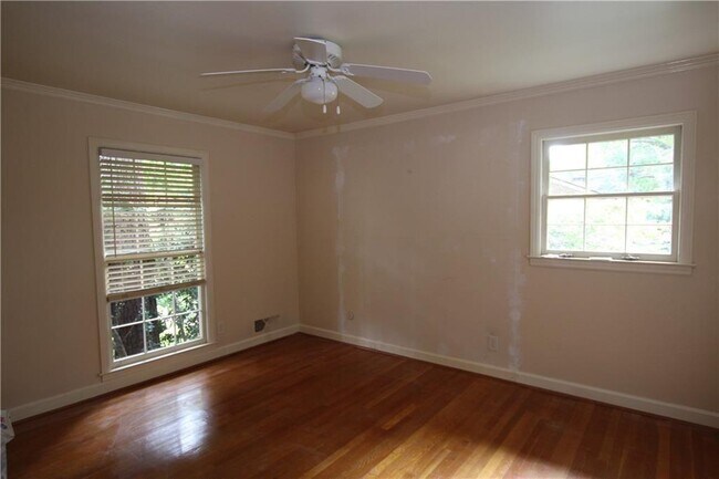 Building Photo - 4690 Huntley Dr NE