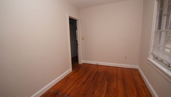 Building Photo - 14 Tallman St