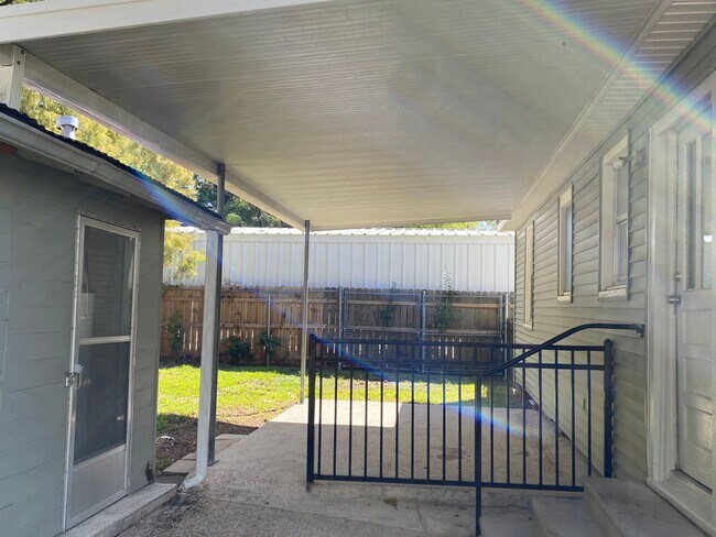 Building Photo - 115 Woodrow St