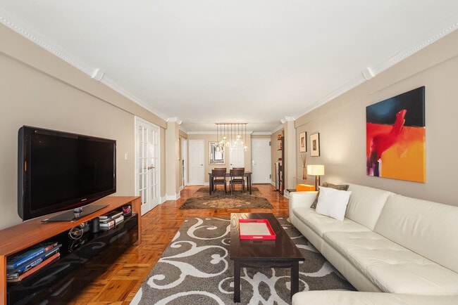 Building Photo - 420 E 64th St