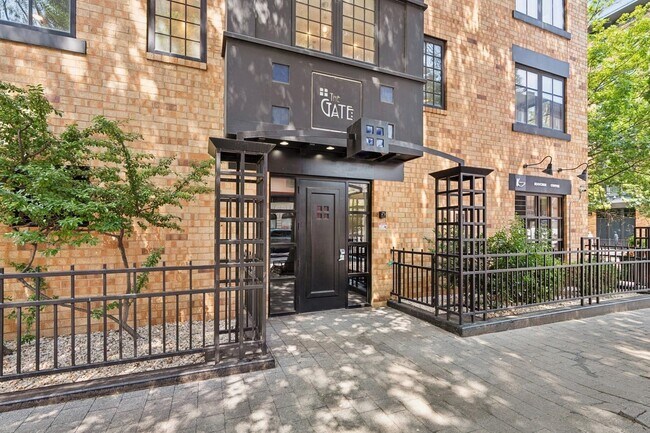 Building Photo - 1320 Bloomfield St