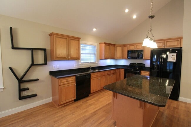 Building Photo - 500 Callaway Circle