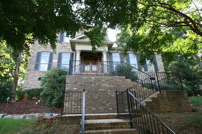 Building Photo - 27 Carriage Hill