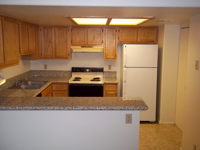 Building Photo - LAKEVIEW CONDOS