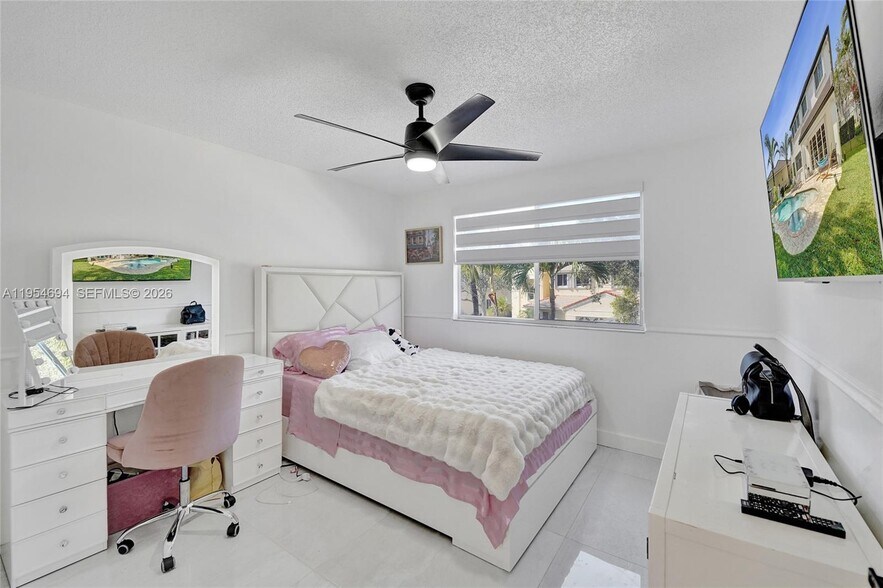 Building Photo - 1367 Camellia Cir