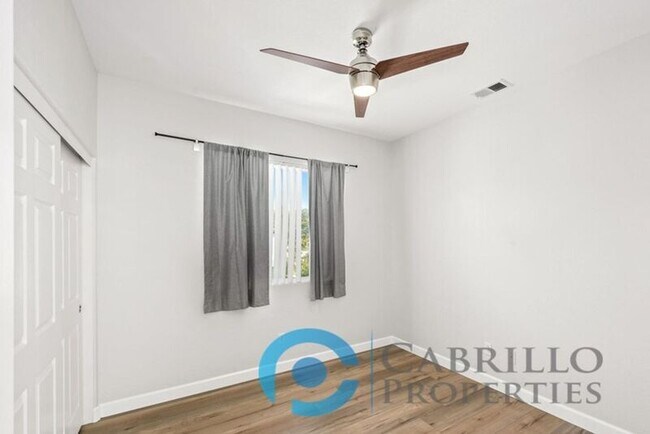 Building Photo - 12177 Pepper Tree Ln