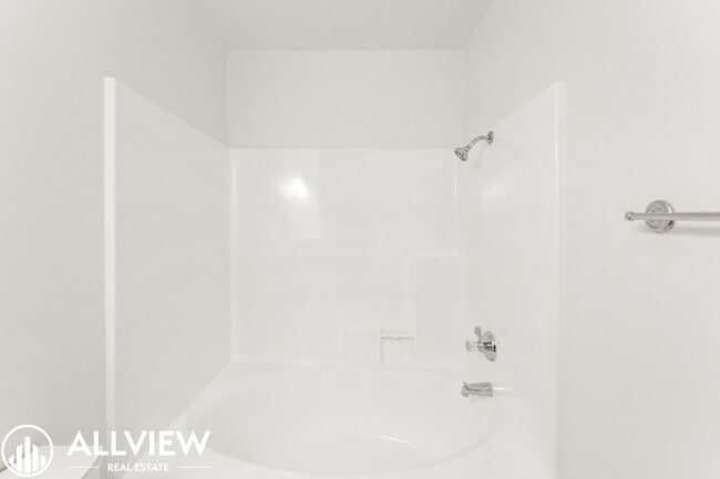 Building Photo - Updated 2 Bed, 1.5 Bath Condo in Gated Crosspointe Village