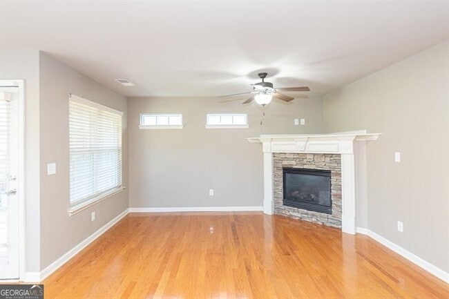 Building Photo - 117 Village Pkwy