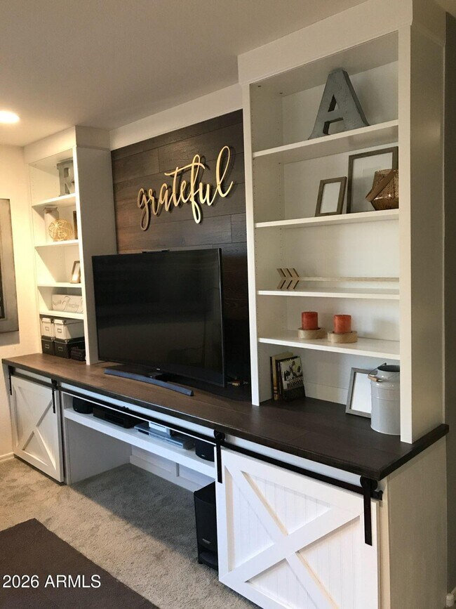 Building Photo - 4740 E Tierra Buena Ln