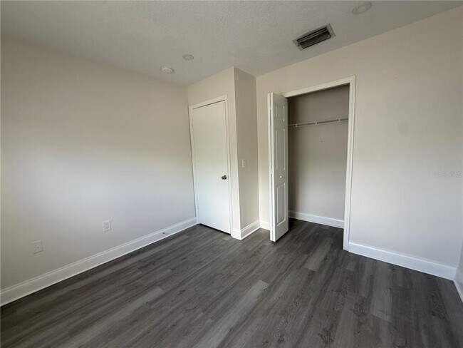 Building Photo - 4105 Waterside Island Ct