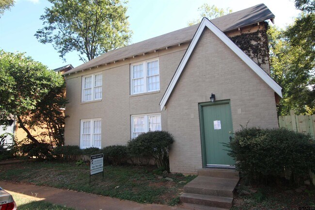Primary Photo - 134 Rowland Pl