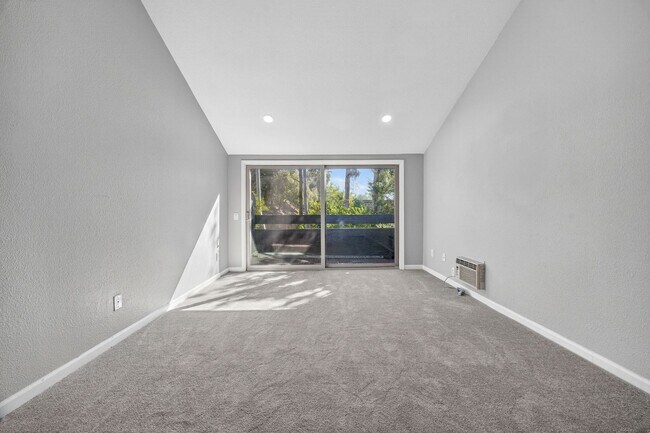 Building Photo - Upgraded 1 Bedroom Unit with Spacious Bedroom!